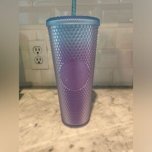 Starbucks Valentines Day Studded Venti Tumbler
Ombré purple and blue
New